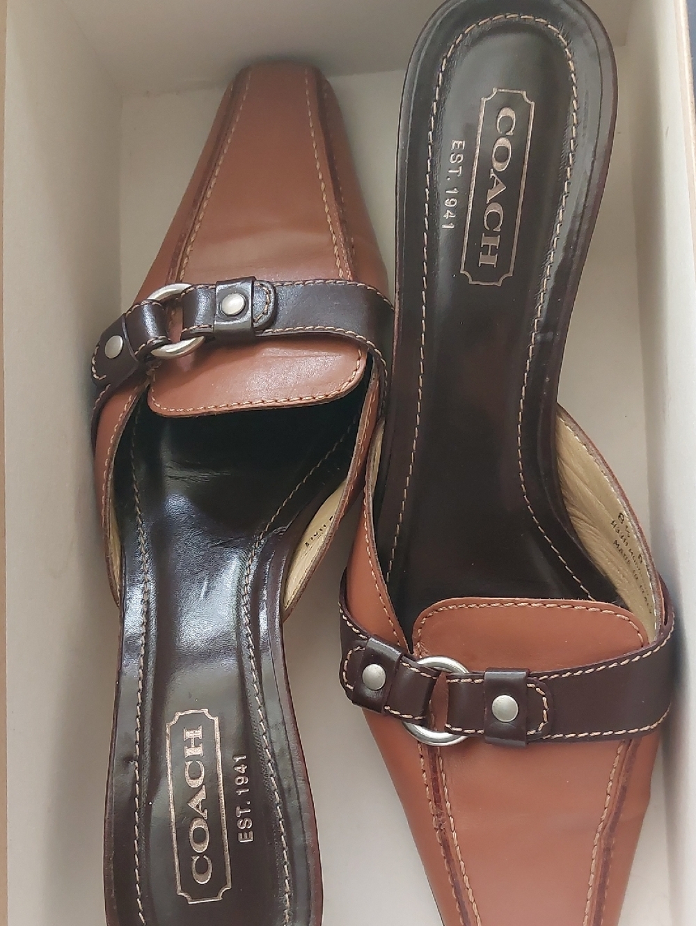 Vintage Coach Two-Tone Brown Leather Buckle Kitten Heels
